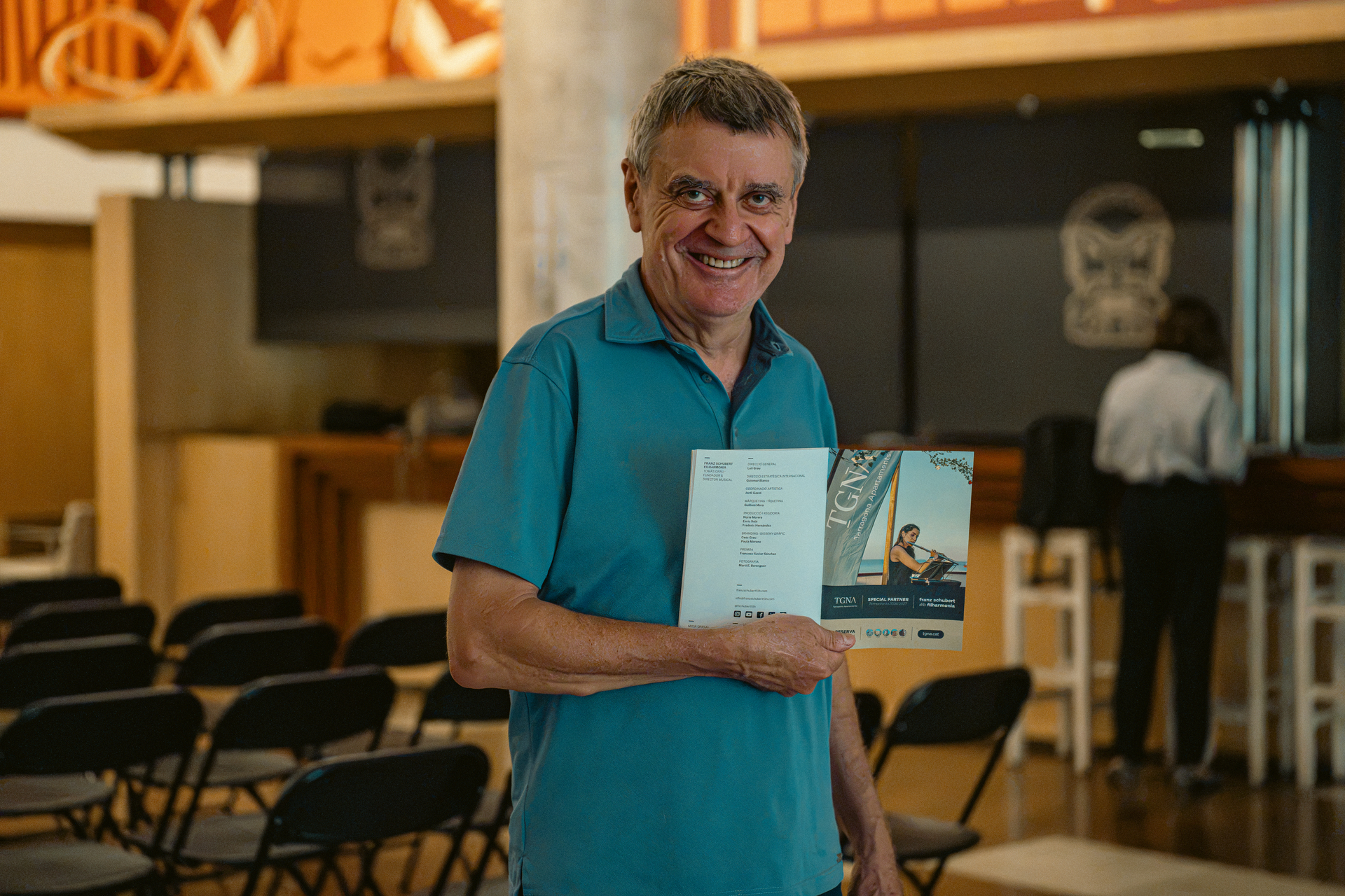 Jordi Vilar, directeur de TGNA, présente la brochure en tant que Special Partner